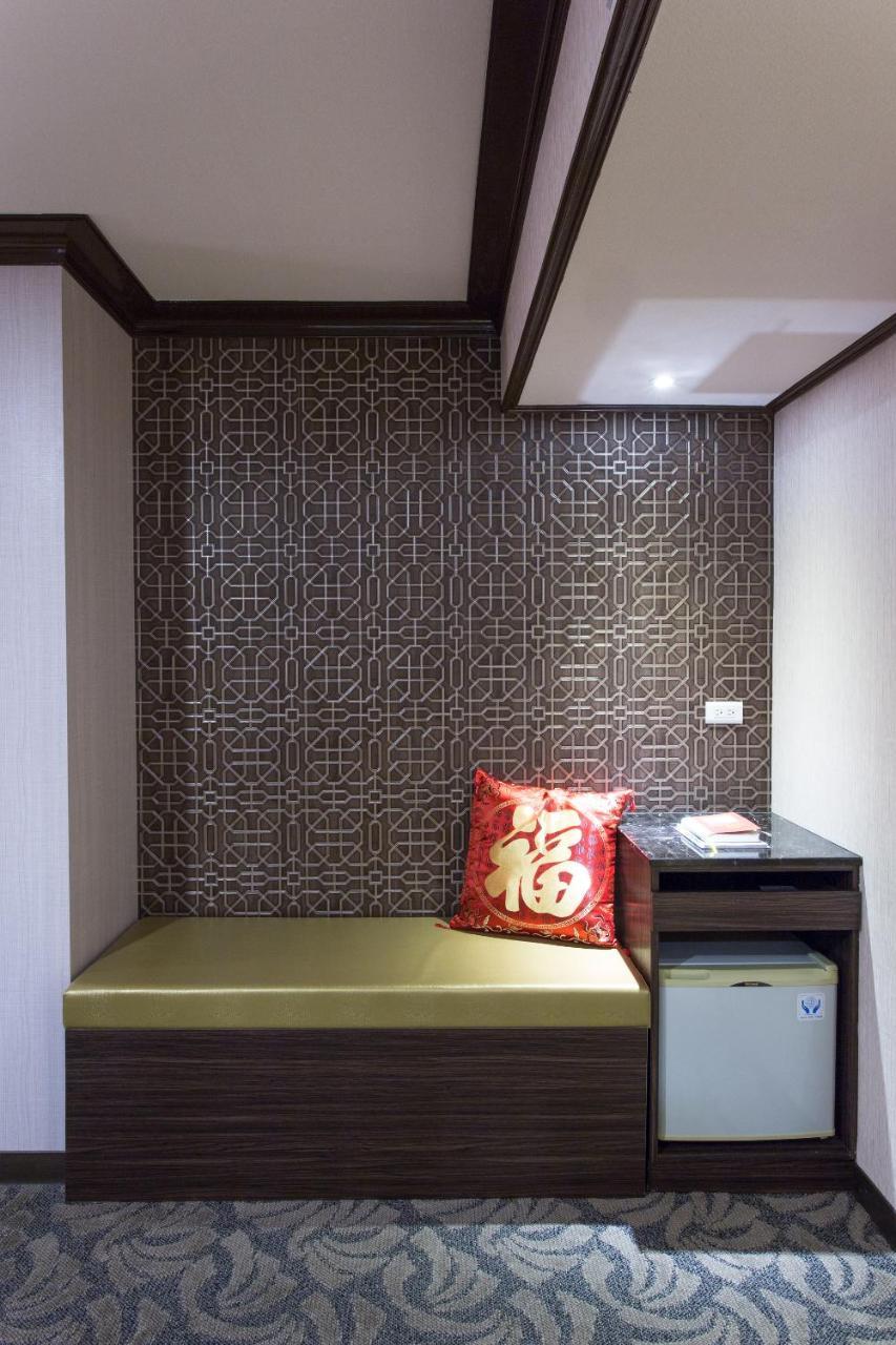 Monalisa Hotel Tainan Exterior photo